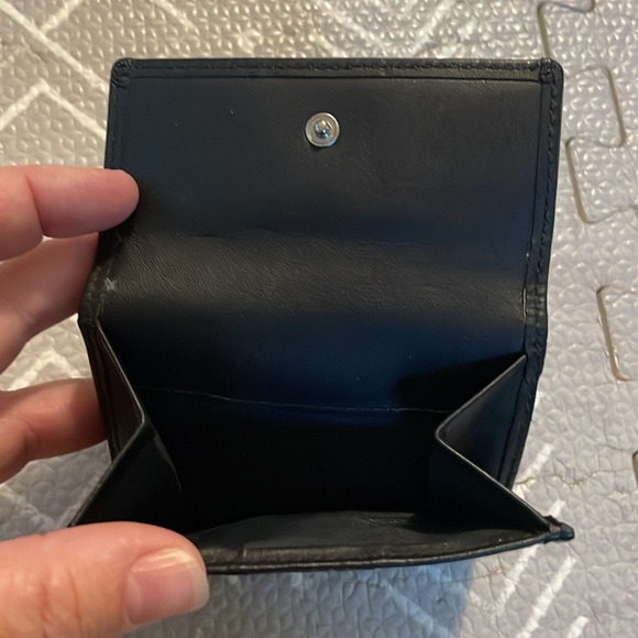 Small coach wallet- Excellent used condition - Picture 5 of 5